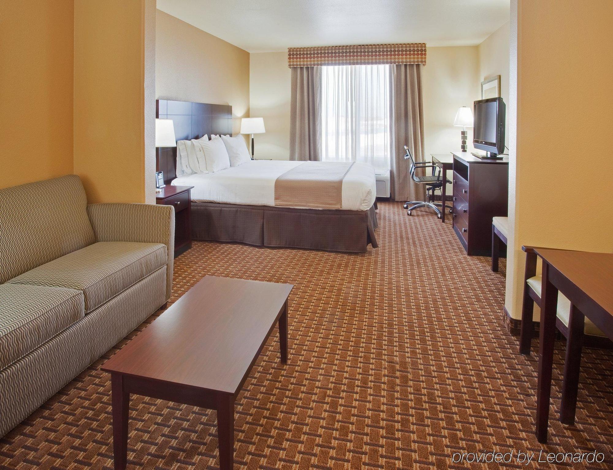 Holiday Inn Express & Suites Dinuba West By Ihg Luaran gambar